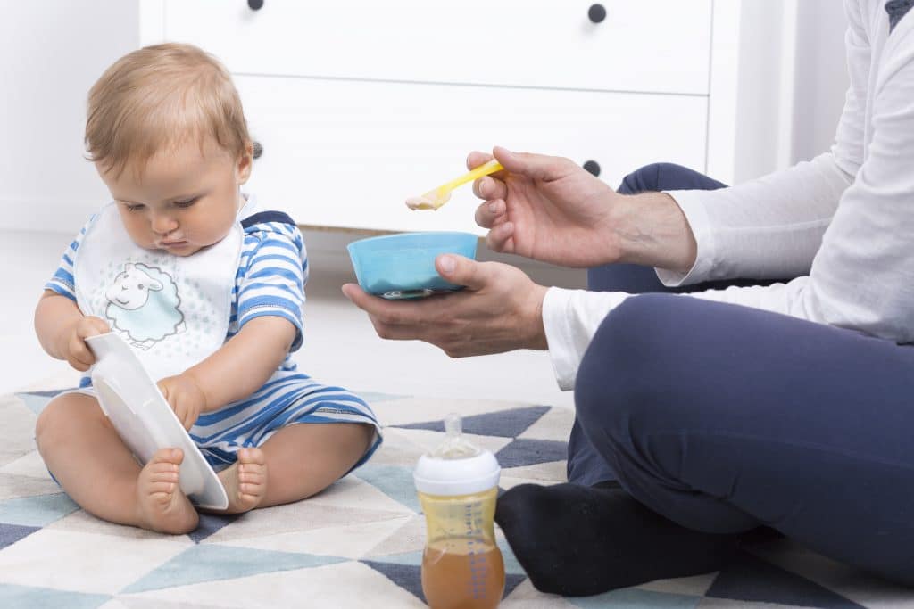 A alimentação complementar é um marco crucial no desenvolvimento de um bebê