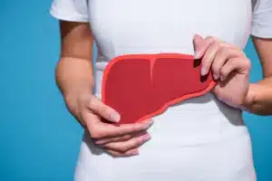 MASLD e saúde da mulher: fatores metabólicos e hormonais associados à esteatose hepática na SOP, na menopausa e na gestação.