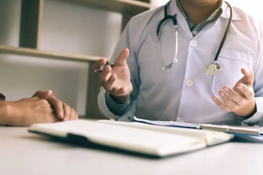 Adesão ao tratamento da obesidade durante acompanhamento médico e farmacoterapia